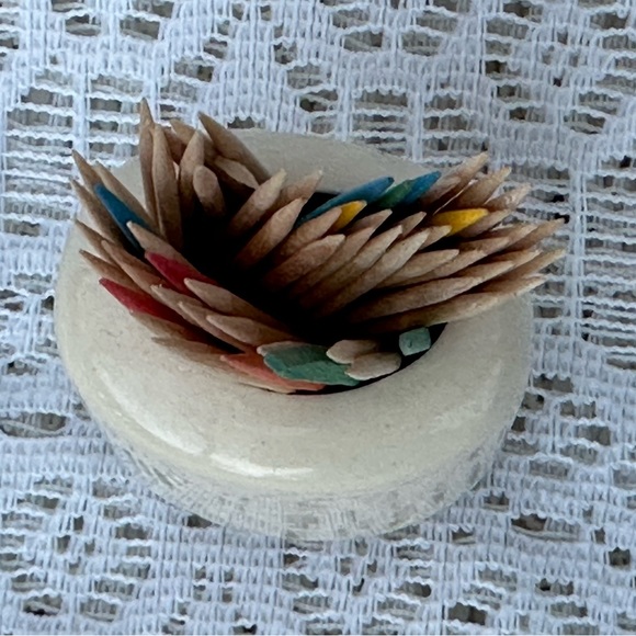Minimalist Vintage Toothpick Holder - Picture 3 of 10